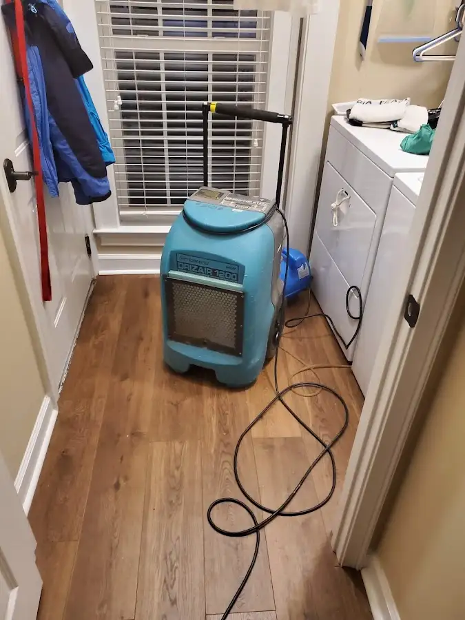 Commercial dehumidifier deployed for Crawl Space Restoration in Gun Barrel City